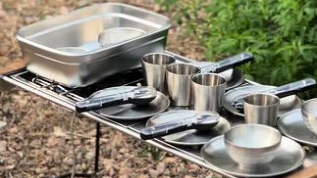 整套304的盘碗筷勺杯，碗和杯子都是双层的，拉丝质感很好看#露营报告 #靠谱露营装备 #露营好装备报