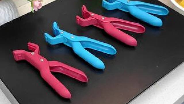 厨房提盘取碗的防烫夹，大盘小盘都可以用它!蒸烤美食，拿取各种碗盘再不怕烫手了#家居好物