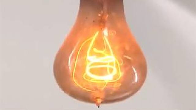 世界上最长寿的灯泡，亮了122年至今没有熄灭，如何做到的？ #知识 #科普一下 #物理 #百年灯泡 