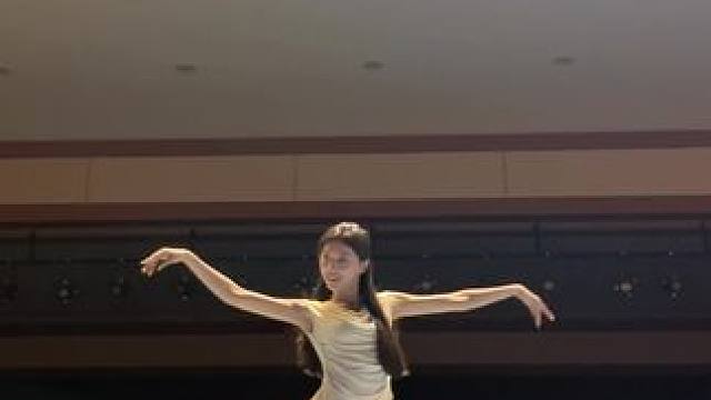 否知知否 #古典舞 #浅跳一下 #氛围感