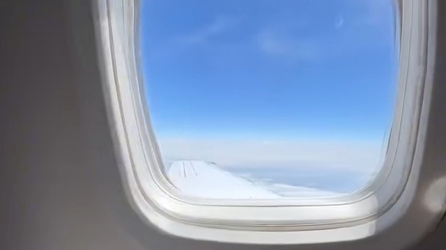 这个奖杯拿着真是易如反掌啊！