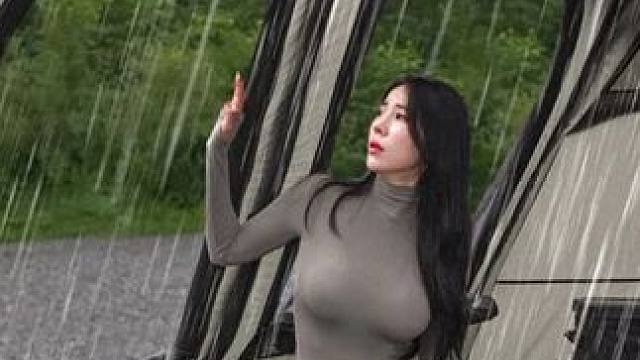 小美期待已久的雨中露营再次来了，听着雨声，尝美食，很是惬意#野营 #露营 #露营地 #户外露营 #露