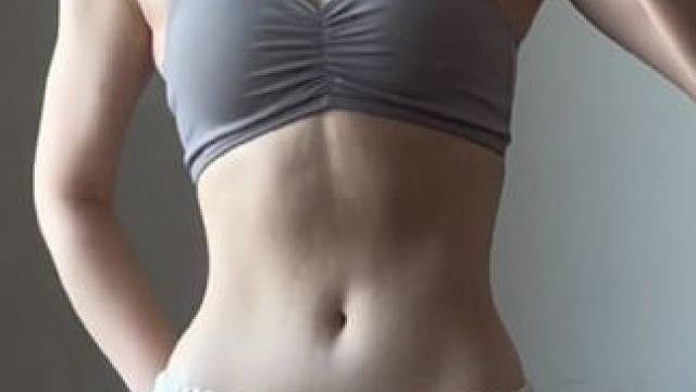 收核心教程终于来啦！ 无论是上肢还是下肢训练，如果出现了腰疼腰酸的情况，都是因为核心没有收紧！不但影