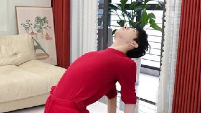 体态真的很重要! 体态真的很重要!睡前拉伸分享~6组拉伸放松动作早起睡前都可以#拉伸 #拉伸动作 #