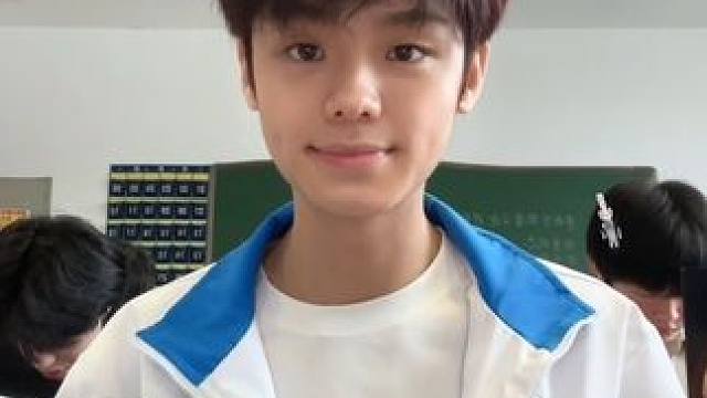 别太快#手势舞 #大学生 #甜弟 #男高中生 #一学就会系列