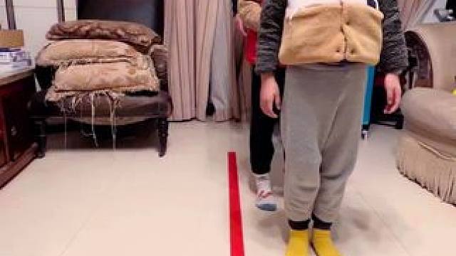 反应力挑战，哈哈太难了#亲子互动 #在家做游戏 #看一遍笑一遍 #意想不到的结局 #反应力