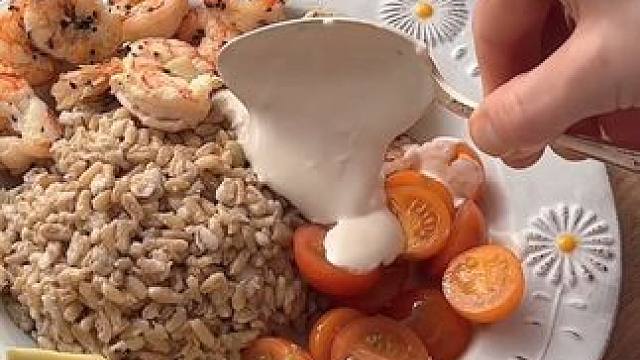 减脂饱腹美食｜烤虾蔬果燕麦米#吃瘦不饿瘦 #低卡低脂餐 #好身材吃出来 #合理饮食营养均衡 #春日好