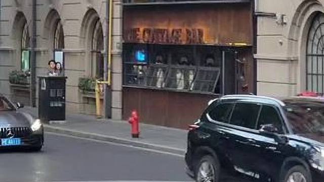 上海街头豪车街拍
