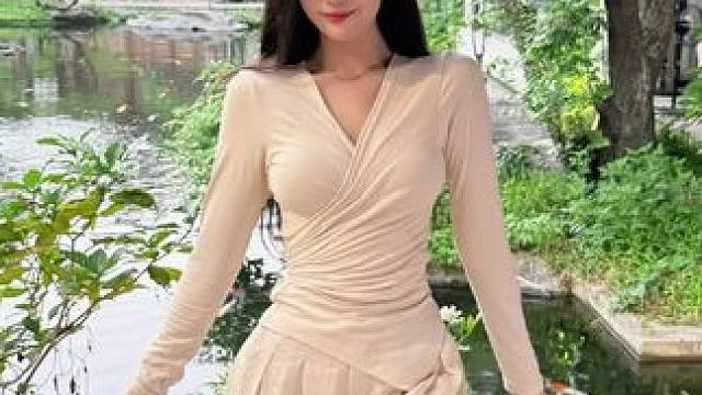 有人说你菀菀类卿 有人说你是他唯一的妻