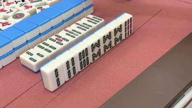 这牌胡的我胆战心惊的#红中血流 #纯正家乡麻将 #JJ麻将小游戏  #麻将