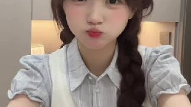 那我是谁的宝宝 #甜妹 #扭一扭 #圆脸 #甜甜的手势舞 #这个bgm好甜呀