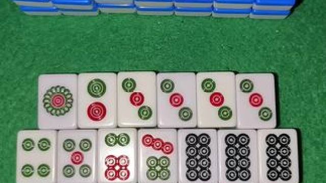 这里胡什么？知道的都是高手？ #红中血流 #纯正家乡麻将 #JJ麻将小游戏