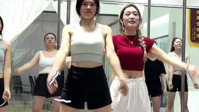 30岁宝妈零基础学舞蹈，梦想是成为一名舞蹈老师改变自己的人生 #舞蹈 #成人零基础舞蹈培训 #舞蹈改