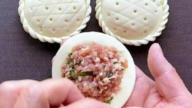 #生活小妙招 #花式面点 #包饺子 #实用小技巧 #简单易学的花边饺子手法教程 饺子的八种包法