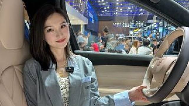 莉卡姐姐演唱会开场啦升级后的蔚来无麦K歌果然更强大了#蔚来无麦k歌 #莉卡种草