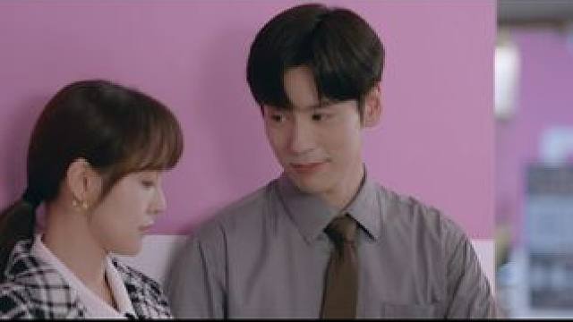 根据轻黯小说《办公室隐婚》改编，30集都市言情剧《#私藏浪漫》首发预告片花，湖南卫视、芒果TV待播！