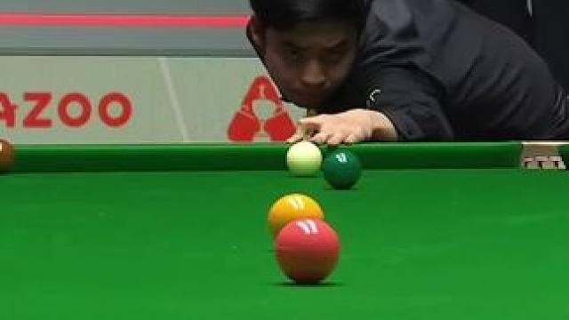 心态崩了，斯佳辉绞尽脑汁想的斯诺克，被琼斯一杆运气破解！