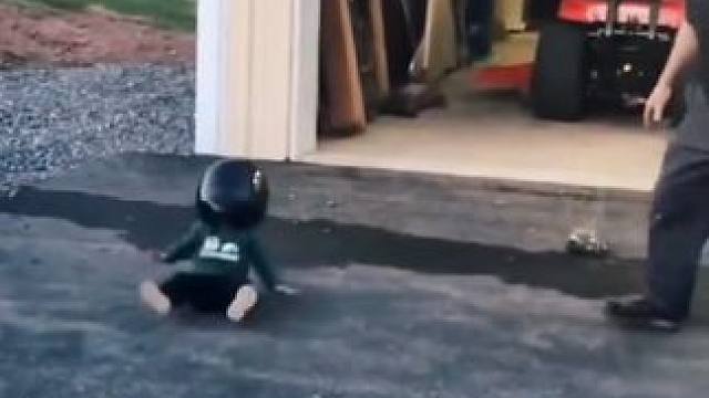 小孩哥可猛了！#每个男人都有一个机车梦 #敞篷车 #川崎ninja400