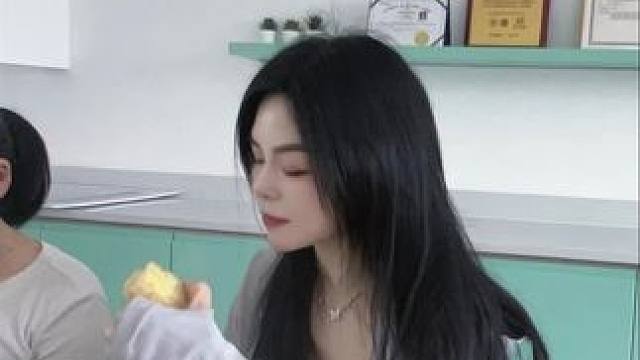 世上有一些东西，我们是可以自由支配的，比如兴趣和志向，为人和处世… 
那就踏踏实实在这些方面好好努力