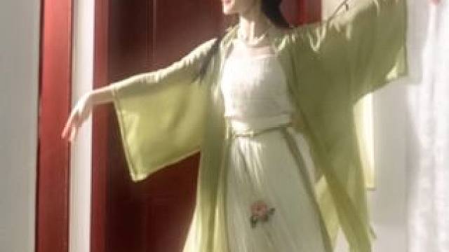 鸟语花香的季节～ #古典舞 #我的舞蹈日记 #跳的不好开心就好