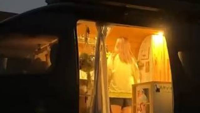 下雨天温馨房车里享受生活也太爽了！ #露营 #雨天露营 #房车露营