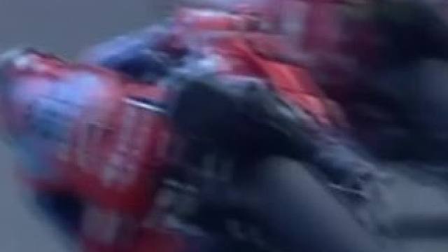 摩托GP西班牙站“马奎斯VS狗王”弯道高燃冠军之争瞬间…#摩托车比赛 #专业动作请勿模仿 #93号马