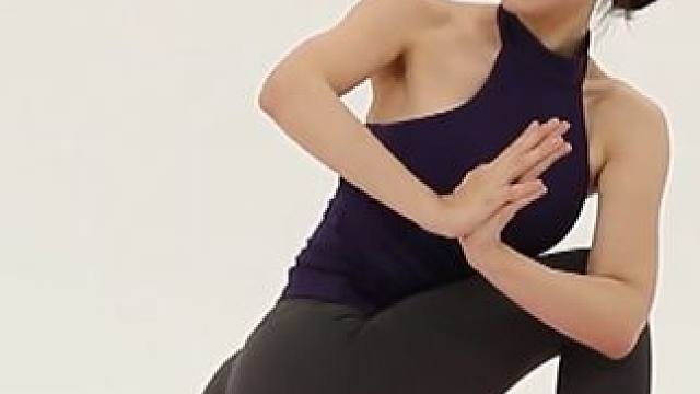 瑜伽教学：新月式扭转（修饰腿部线条、增强脊柱和背部肌肉力量） #体态纠正 #瑜伽教学  #新月式 #