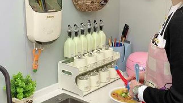 筷子桶上墙收纳，打扫卫生方便，美观实用 #筷子筒  #厨房好物  #美观实用  #壁挂筷子筒  #置