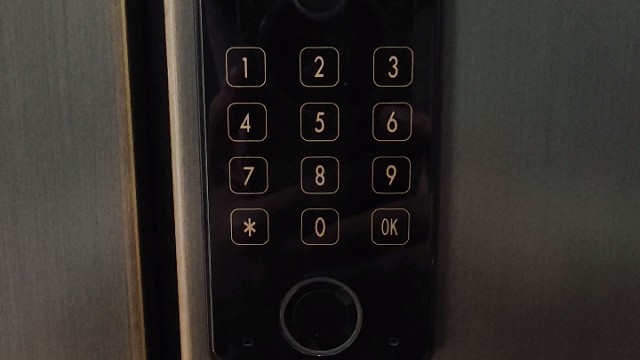 来看看我们的指纹解锁速度够快吗?