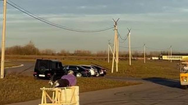 玩的比你狠，站的比你稳#极限运动#危险动作请勿模仿#玩的就是心跳