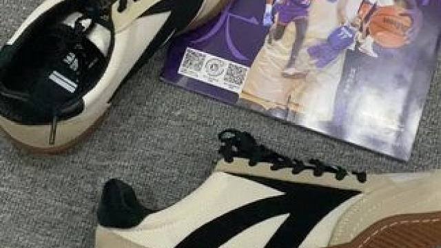 马登家复古板鞋真的是太香了！极致的性价比！外观非常帅气，脚底嘎嘎软，出乎意料的舒适，一句话！好穿！#