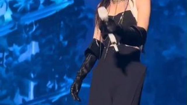 文文说：我想继续为你们 ～唱更多的歌～去更多的地方～还希望能够在更多的演唱会上与你们～深度对话#于文