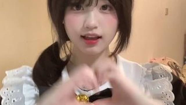 宝宝们五一快乐！！！ #甜妹 #狮子座 #wink #浅跳一下