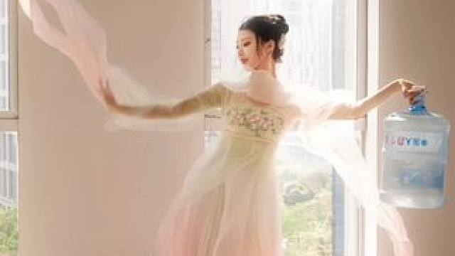 这这这？成何“提桶”！#舞蹈 #我提着一壶酒来 #逍遥