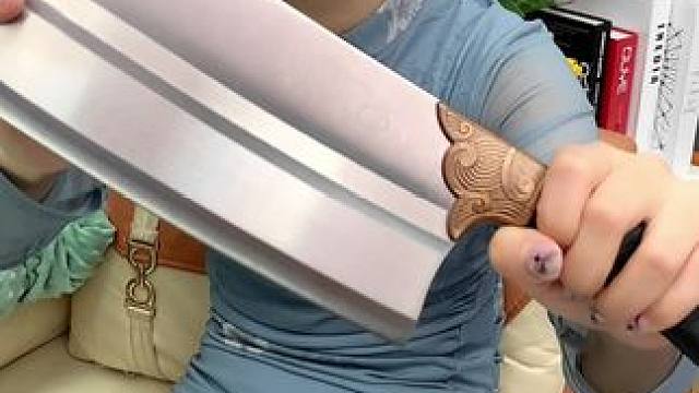 #菜刀  #手工锻打菜刀  #斩切两用刀  #家用厨房菜刀  #超便宜超划算