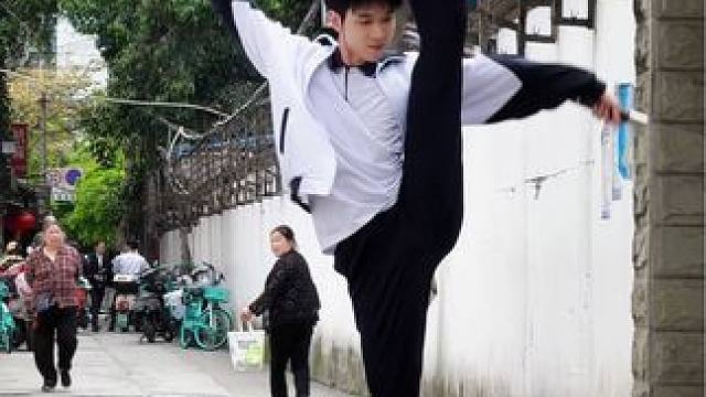 鲜衣怒马少年郎 #男高 #剑舞 #少年感