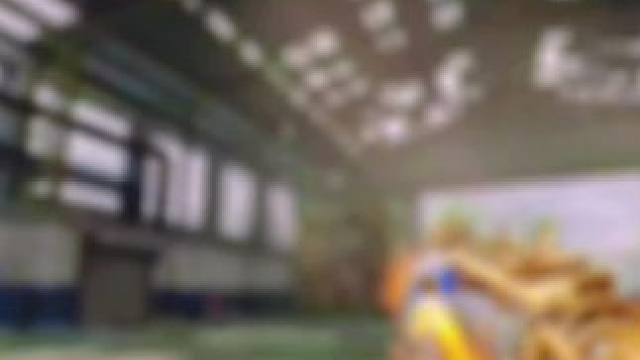 Mac10套钻皮后同时装备权杖可以看到权杖套钻石皮(权杖是战术近战不能套皮)#使命召唤手游