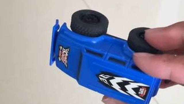 这么厉害的玩具车，我朋友一定会给我买！#玩具车 #高级 #万万没想到 #小脑萎缩 #娱乐评论大赏