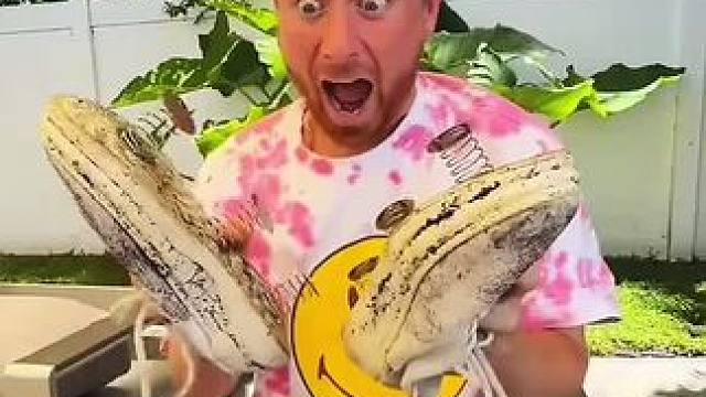 男子为妻子自制弹簧鞋，这操作简直太牛了！ #看一遍笑一遍 #万万没想到 #这操作都看傻了 #老外真会