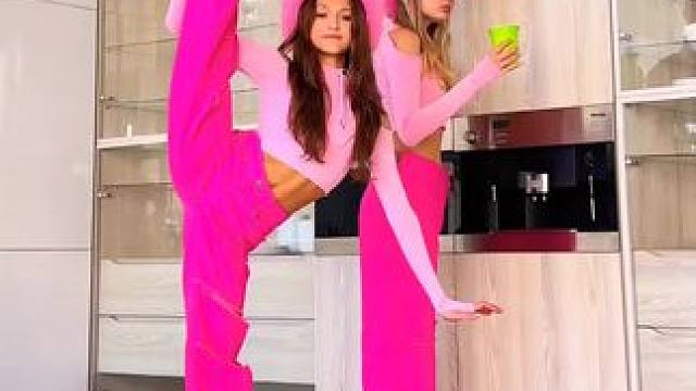 五一假期你们是怎么过的呢？#适合零基础的舞蹈 #爱跳舞的女孩 #跳舞 #爱跳舞爱生活 #一起跳舞