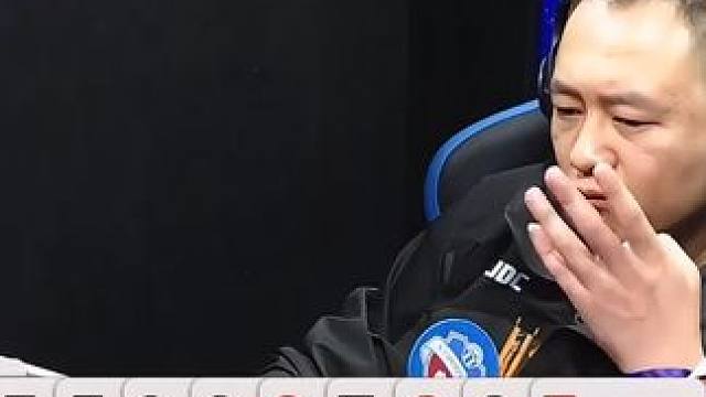 弹指一挥间牌型尽在掌握，马小星五顺让七亿七直摇头！