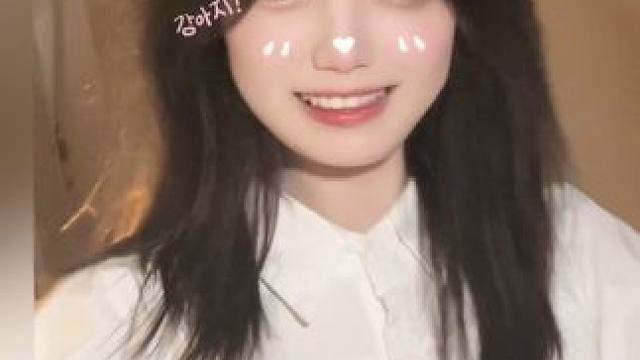 不要发 6 不然我会读成 love  you #甜妹 #bgm一响甜妹登场 #甜妹统治世界 #手势舞