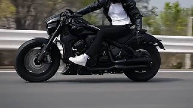 成熟男性喜欢复古巡航，喜欢一个人骑车
#创作灵感 #机车#黑旗500  #每个男人都有一个机车梦#美