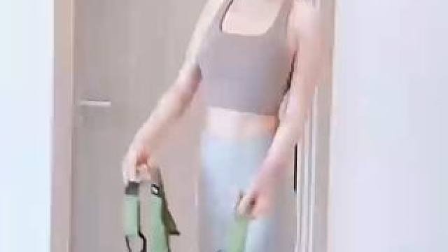 有门就能用，一个好的辅助工具相当于一个好的老师，帮你改善体态，身体不适，解锁各种瑜伽体式，让你的身体