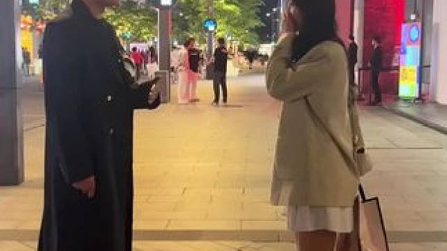 女孩问胸针多少钱#谈恋爱 #情感#脱单#杭州线下脱单#杭州最会穿搭