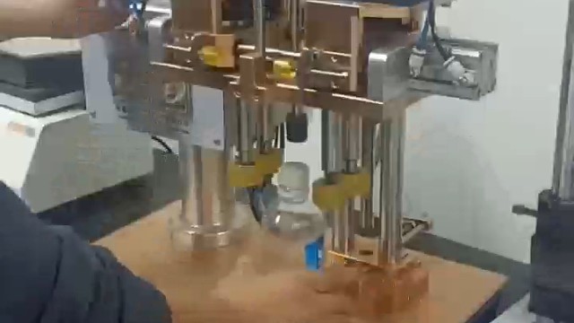 医用设备，自动化旋盖机