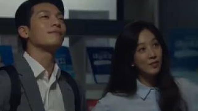 【
安畔锡新作！#郑丽媛 #魏河俊《#韩剧毕业》第1集抢先看——时隔许久，李俊浩来看老师徐惠珍，两人