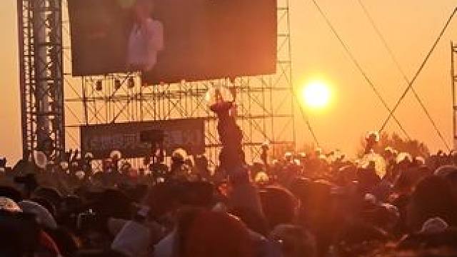 足不出户四年，为了偶像勇敢一次！ #华晨宇日出场做到了 #仟水汇城市温泉