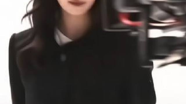 这个气质和仪态真的很绝！#高级感 #回眸转身 #广告大片 #泰裤辣