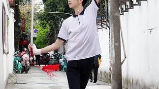 小少爷闯荡江湖未半而____  #男高 #剑舞 #唐伯虎新歌落